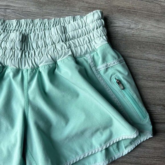 Lululemon Tracker Low Rise Mint Green Blue Running Shorts 8 - Picture 2 of 9